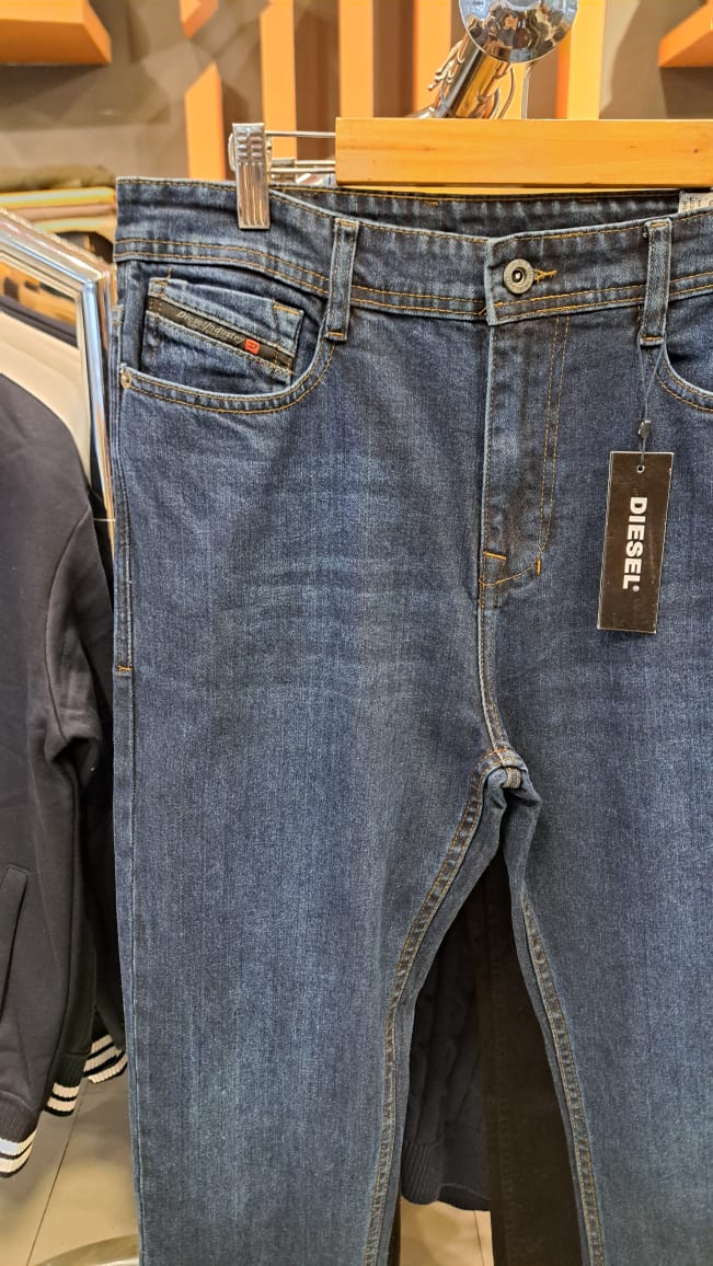 DIESEL Straight Slim  JEANS