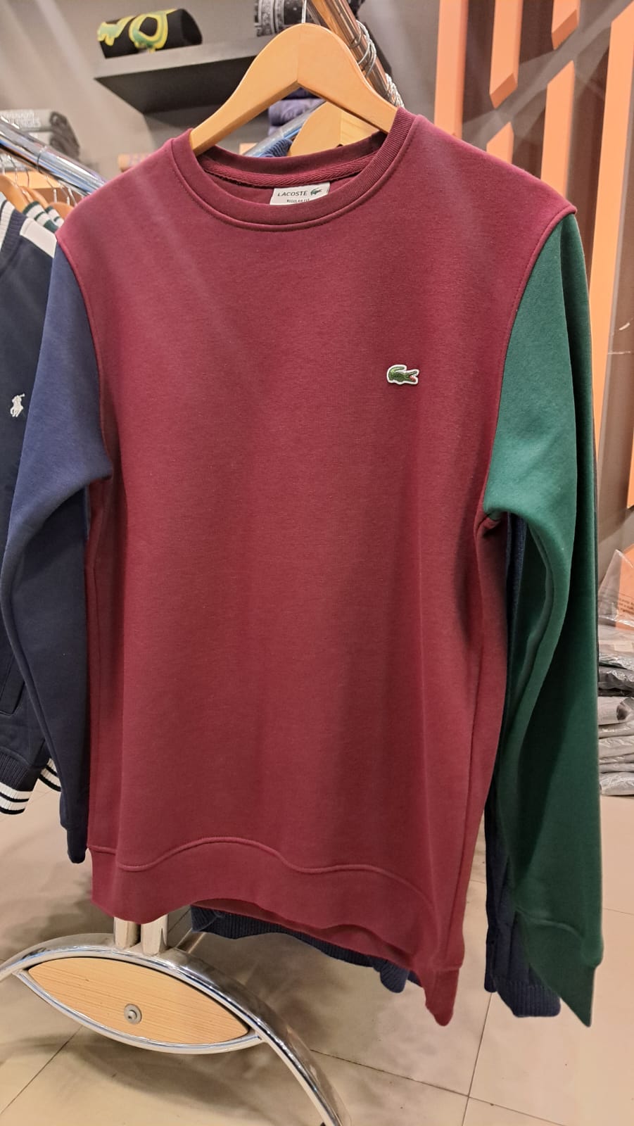 CONTRASTING ARMS SWEATSHIRTS