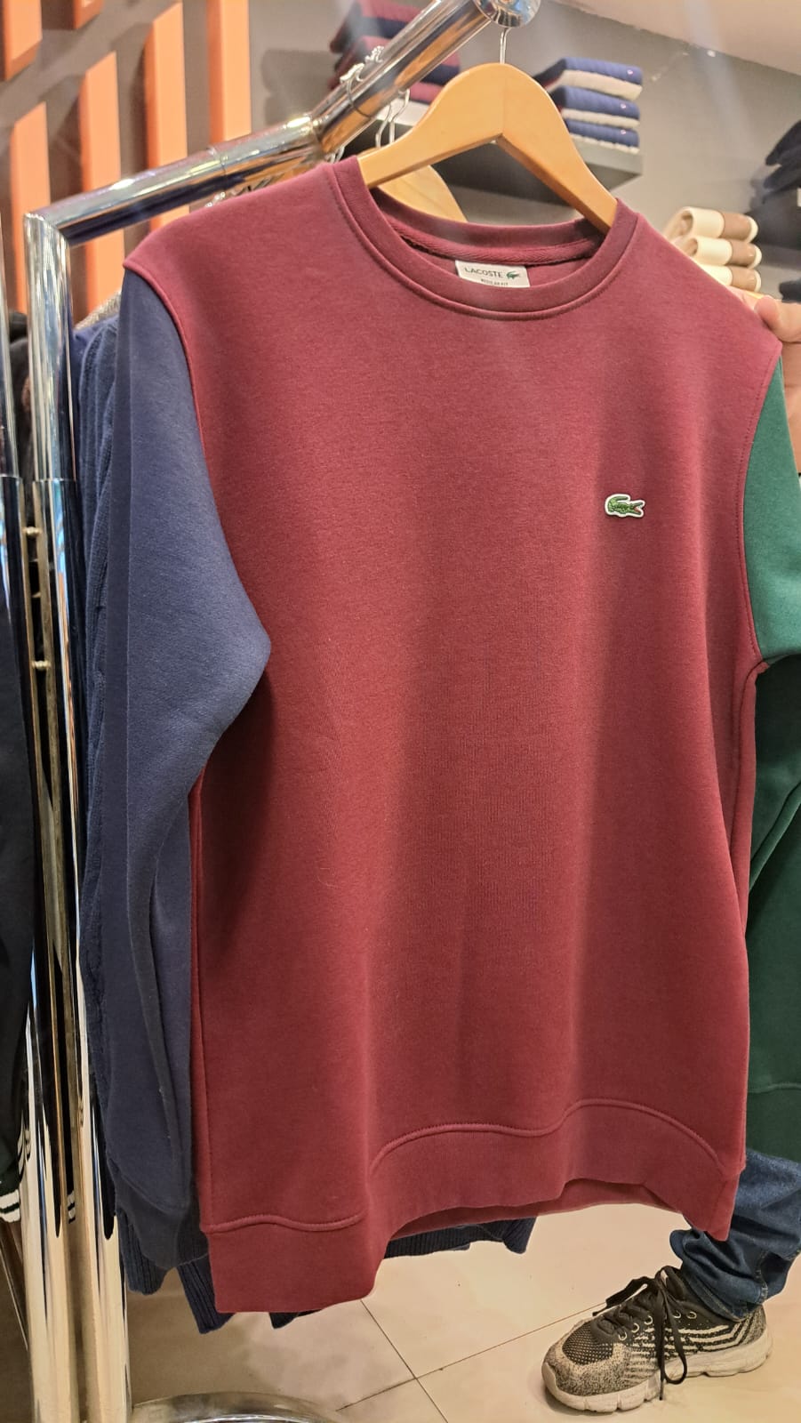 CONTRASTING ARMS SWEATSHIRTS