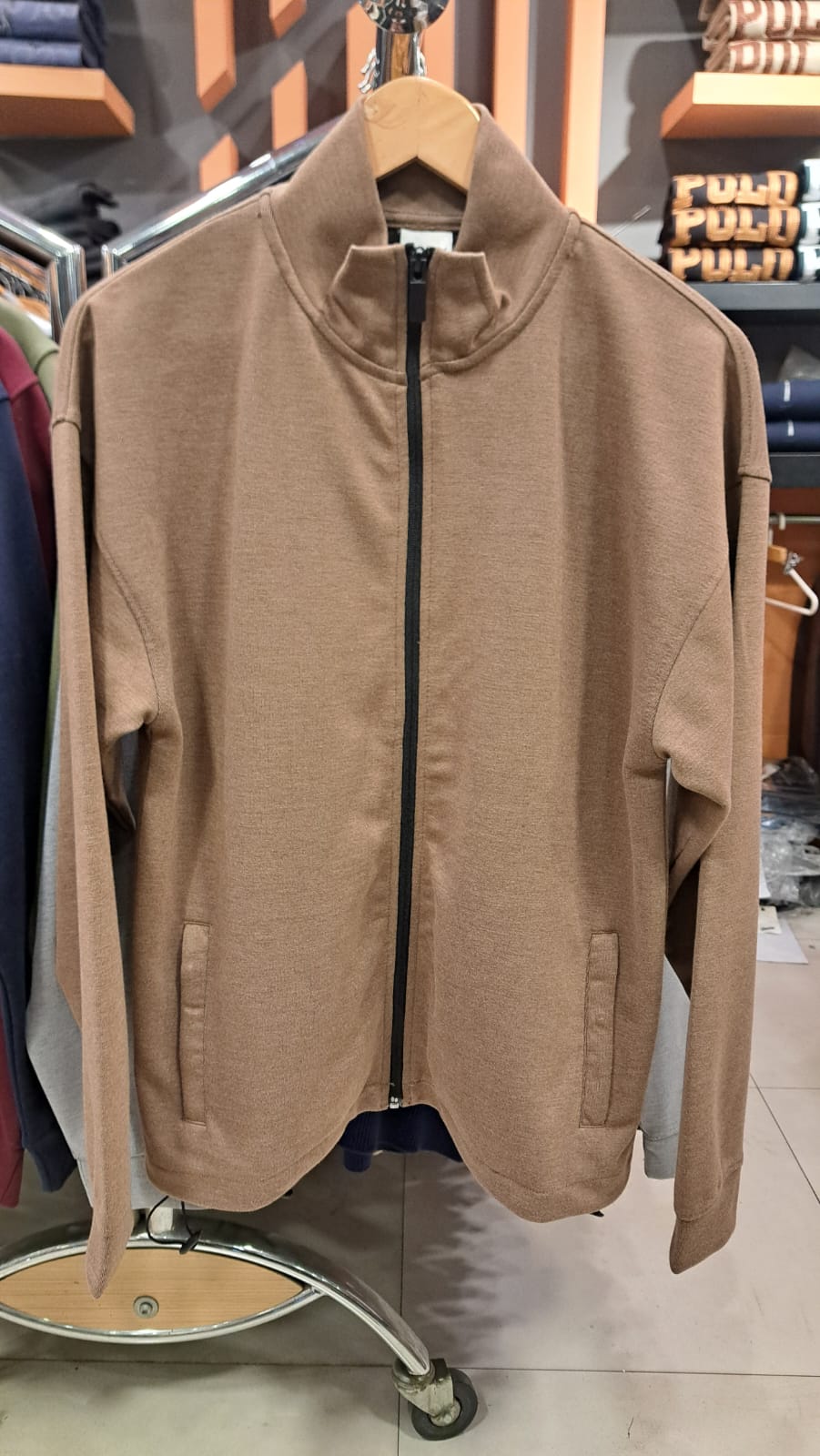 TRACK ZIPPER WITH ZIP UP POCKETS