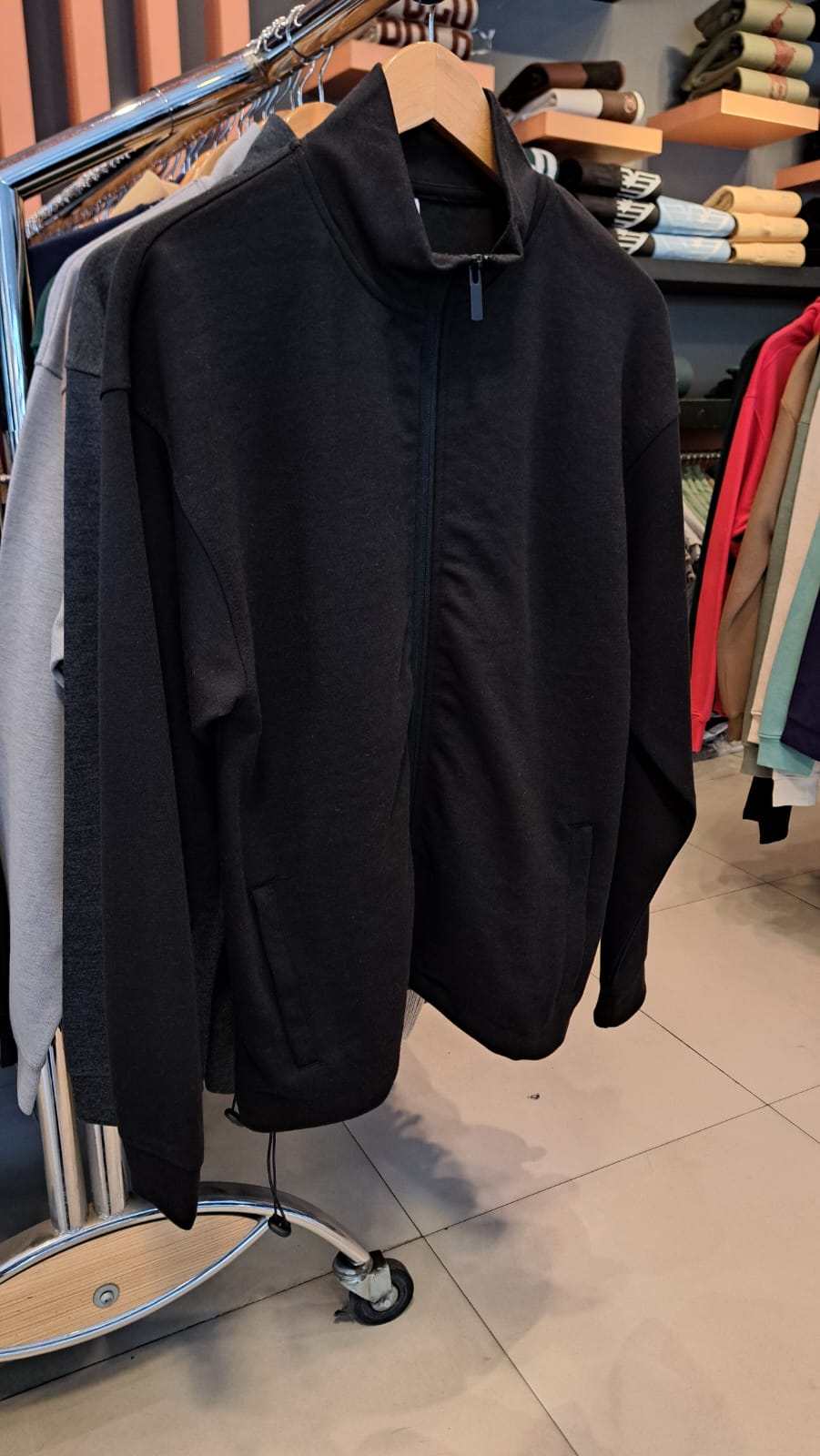 TRACK ZIPPER WITH ZIP UP POCKETS (BLACK)