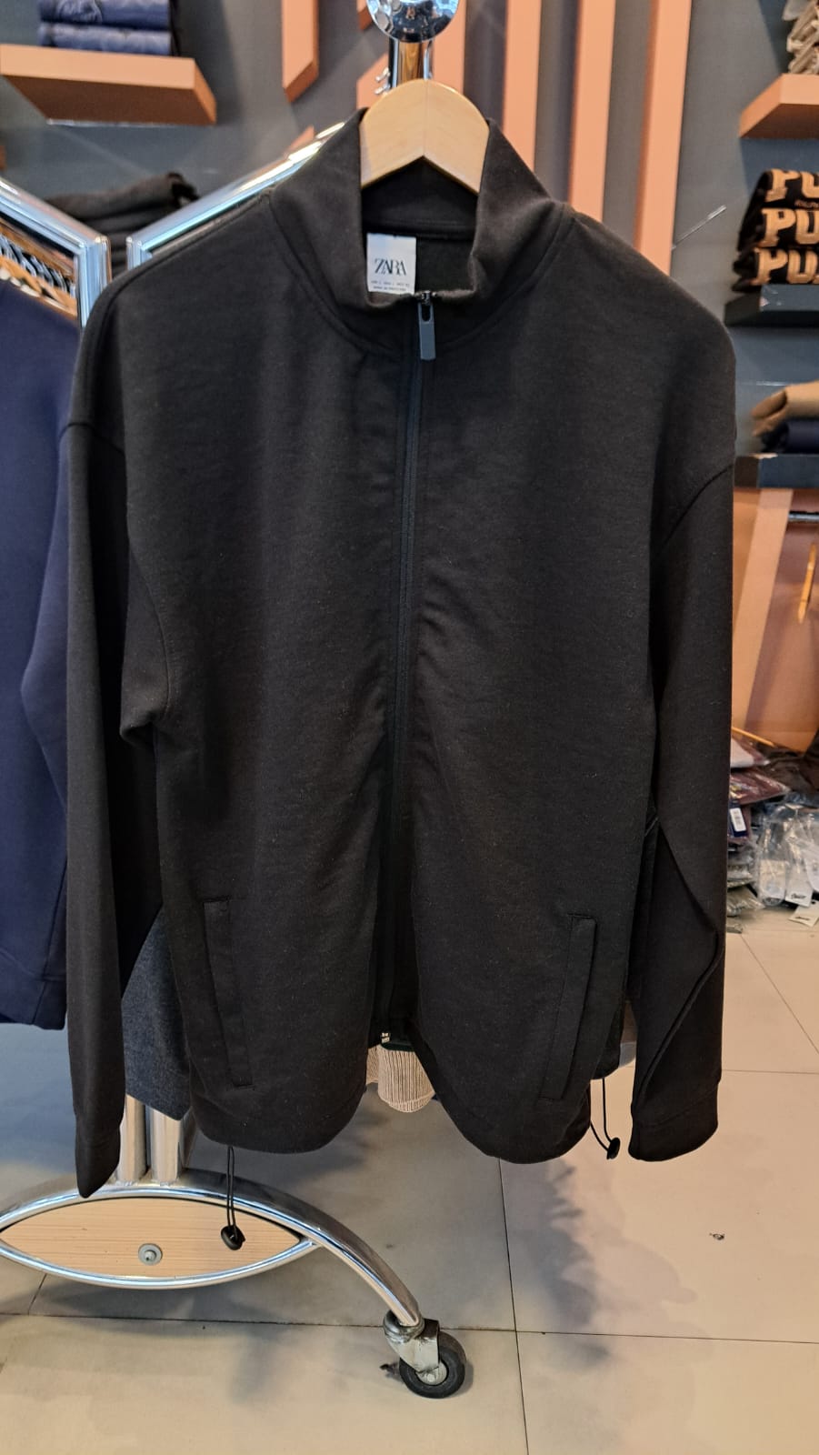 TRACK ZIPPER WITH ZIP UP POCKETS (BLACK)