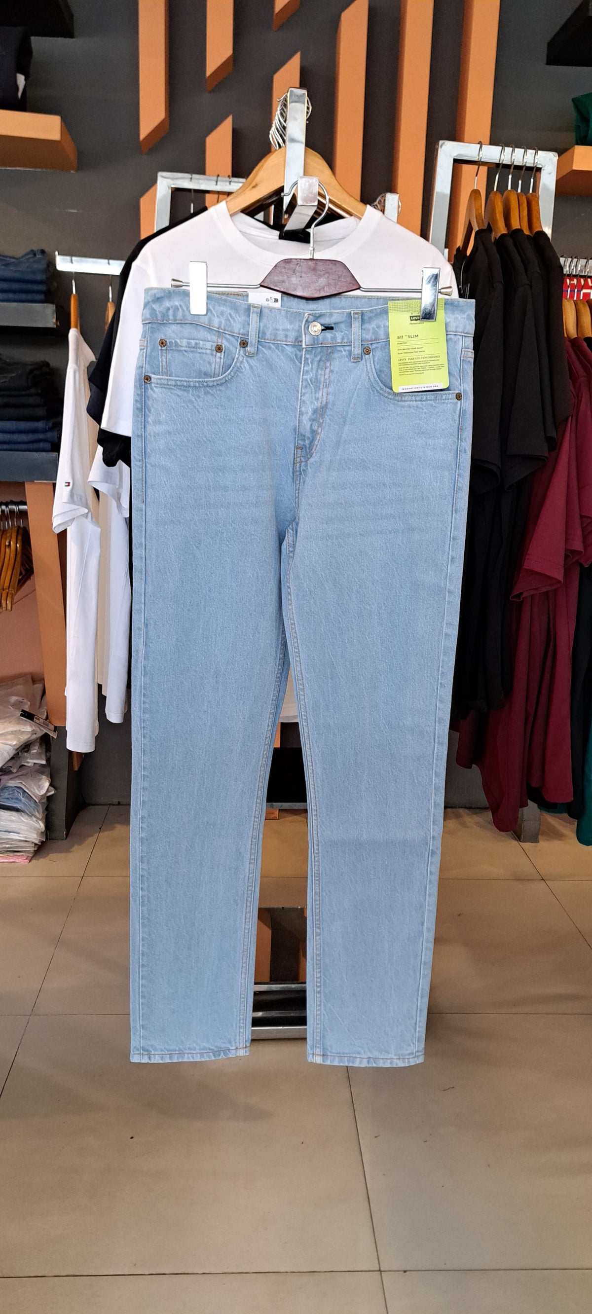 LEVI&#39;S Straight Fit Classic Denim