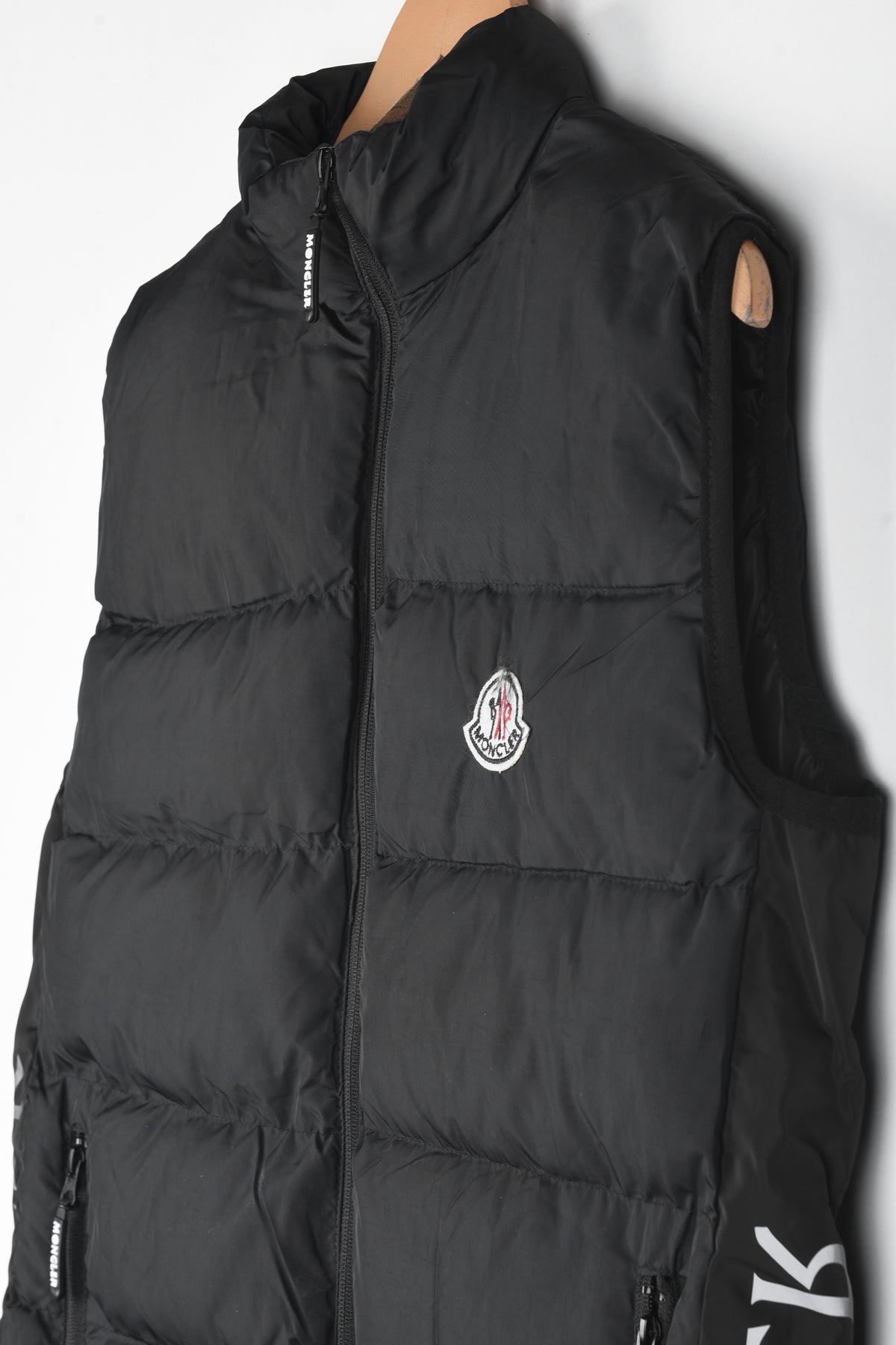 MONCLER PUFFER GILET