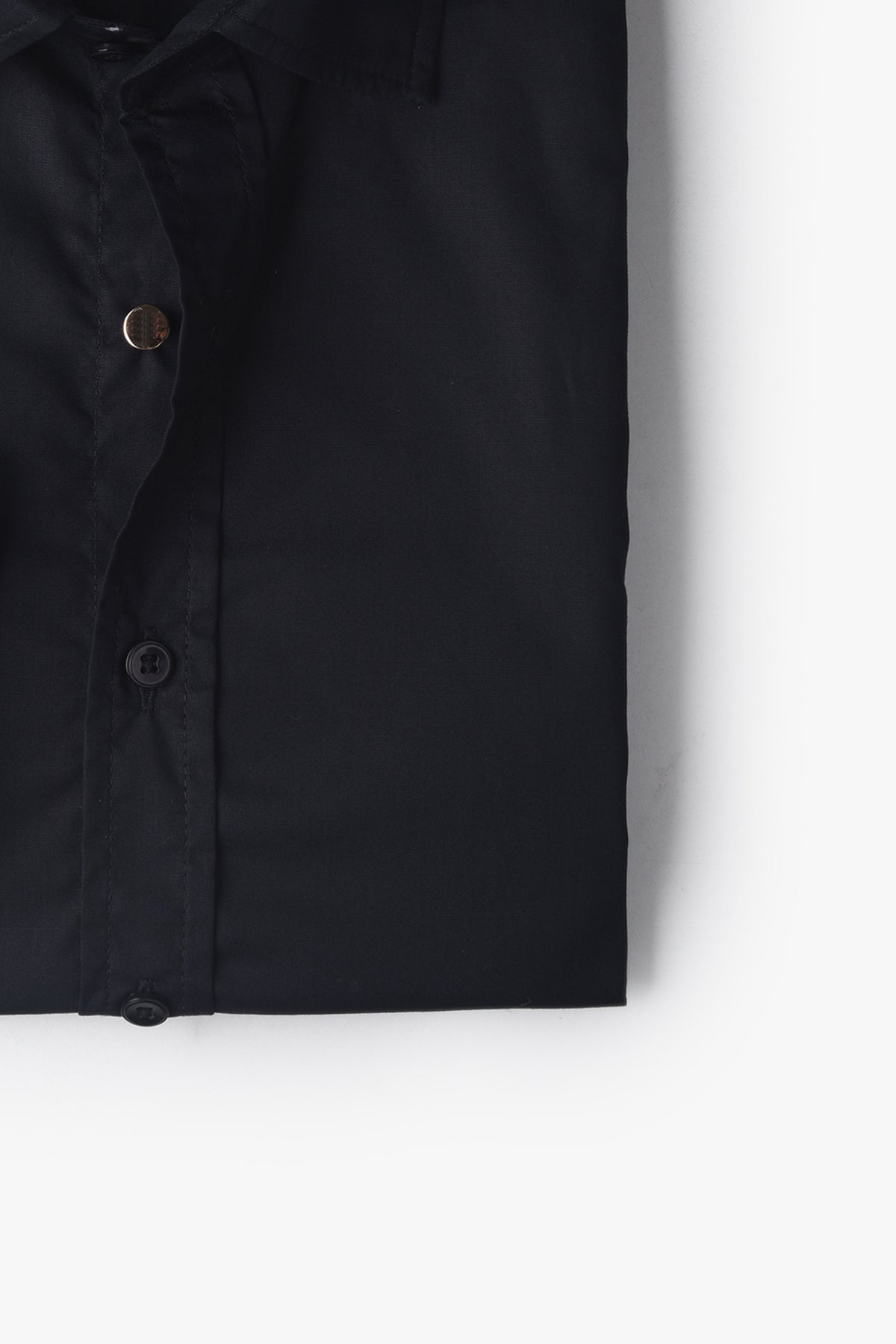 KARAN SIGNATURE HIDDEN BUTTON DOWN SHIRT