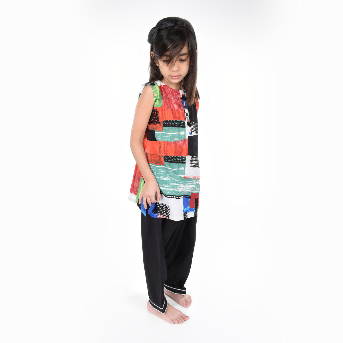 MEDALLION HUES SLEEVELESS SHIRT